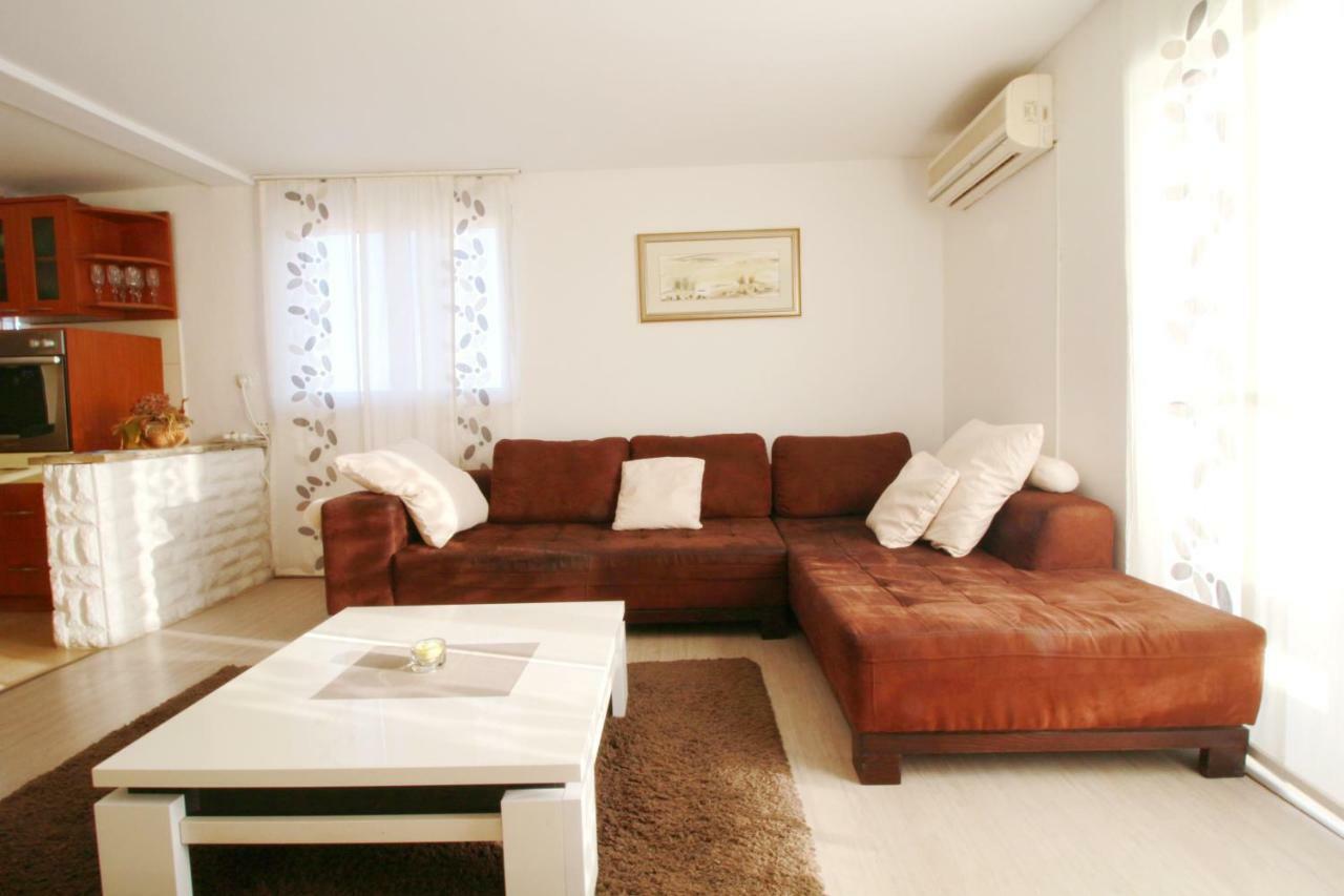 Apartment Lana & Ema 宁 外观 照片